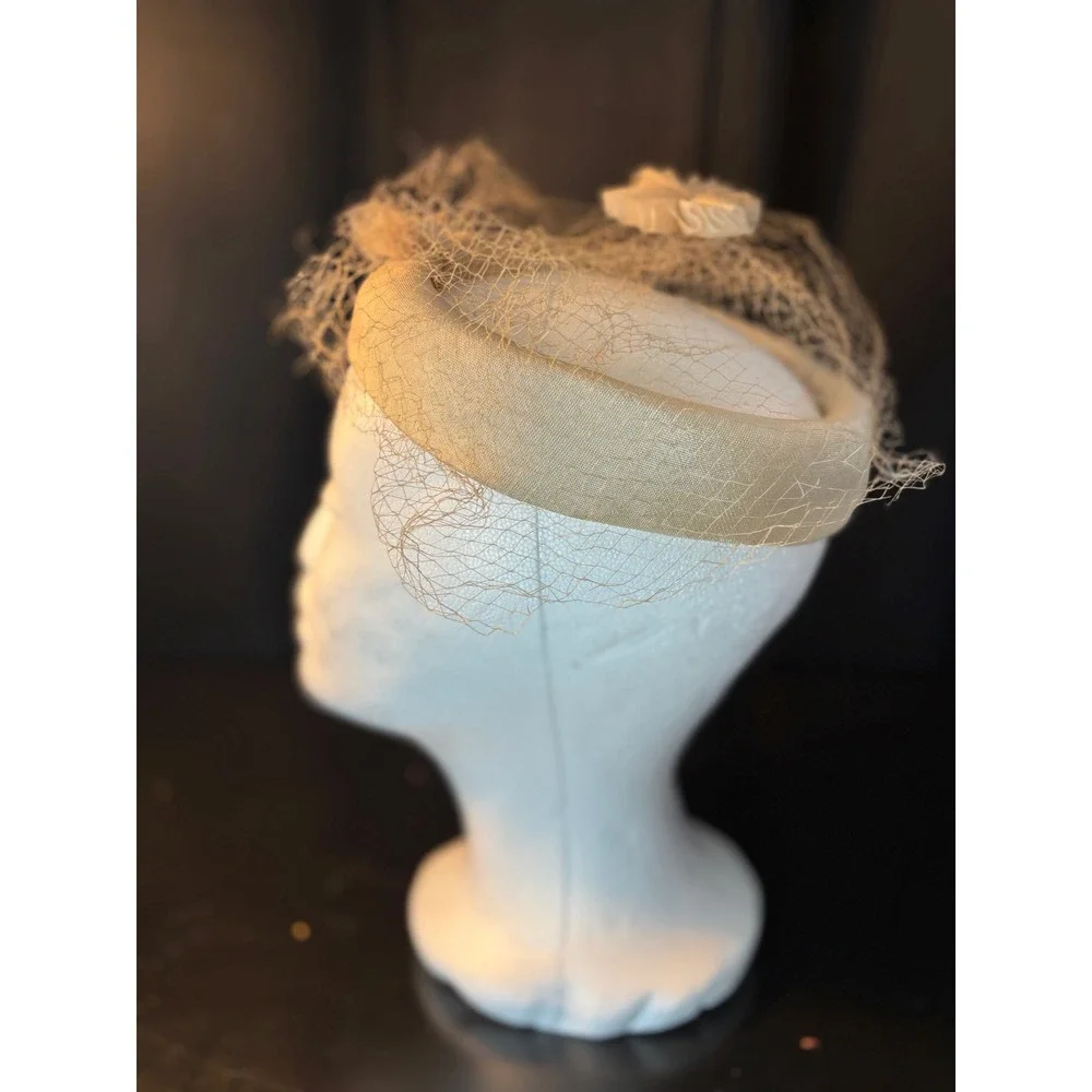 Vintage Cream Pillbox Fascinator Hat Birdcage Veil Pleated Bow Wedding Church